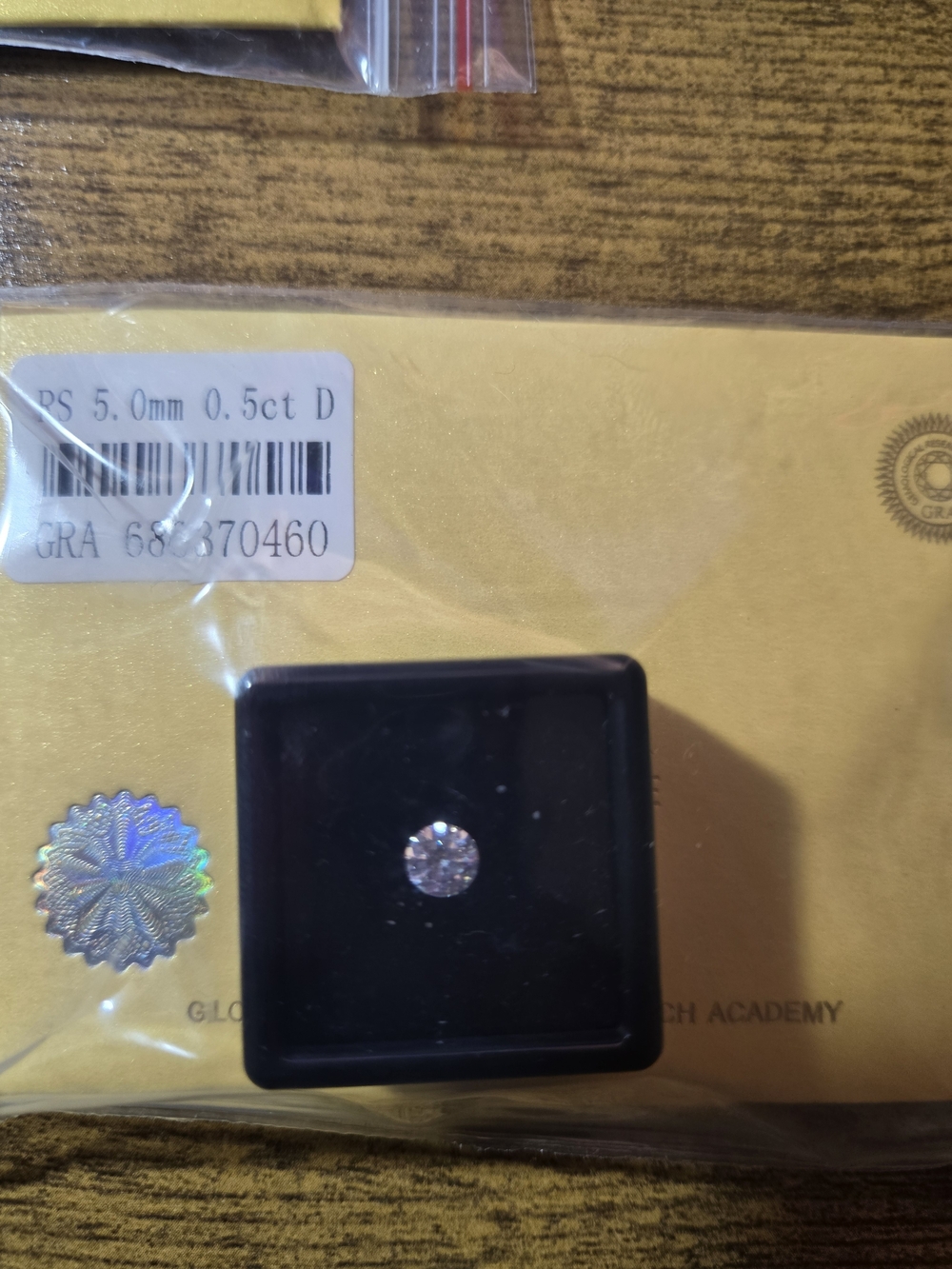 Loose Round White Gemstone in Display Box 3.0 Kt And .05 Kt Moissanite. - Picture 3 of 7